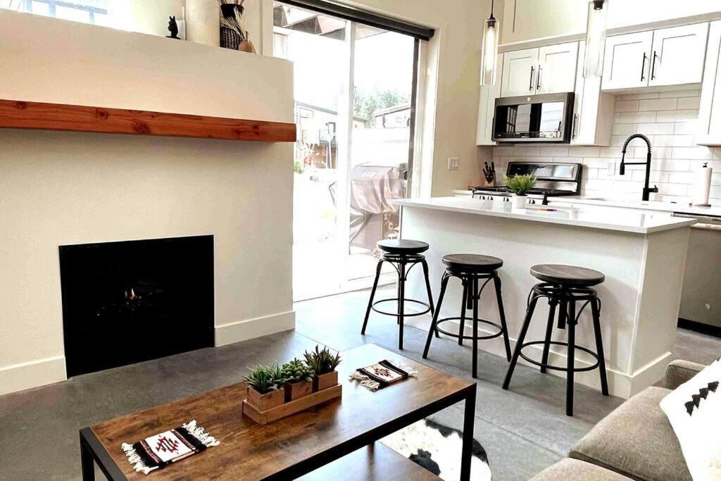 Brand New Upscale Home- Best Location! Whitefish Exterior photo