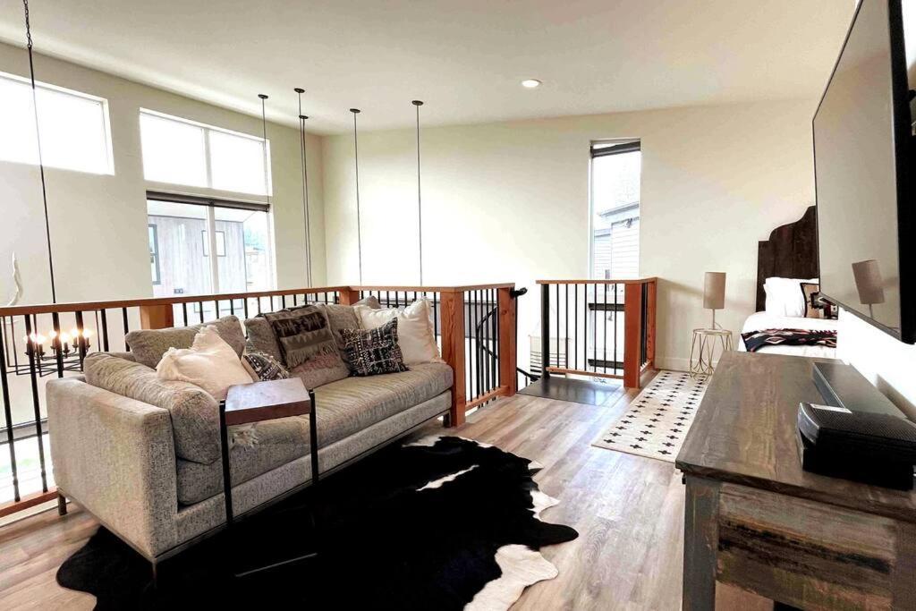Brand New Upscale Home- Best Location! Whitefish Exterior photo