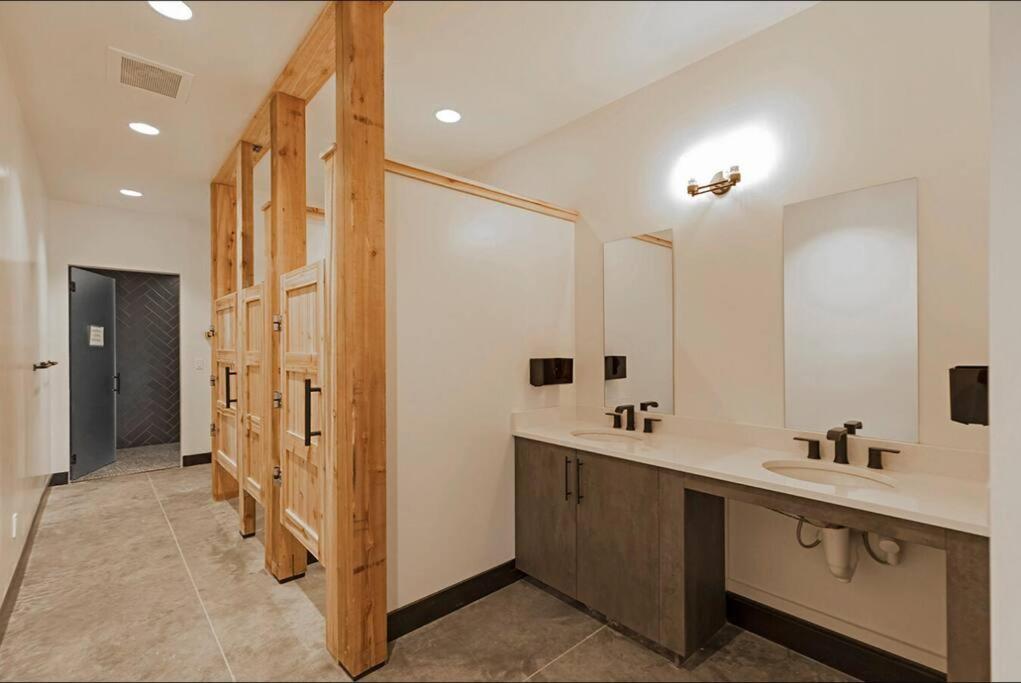 Brand New Upscale Home- Best Location! Whitefish Exterior photo